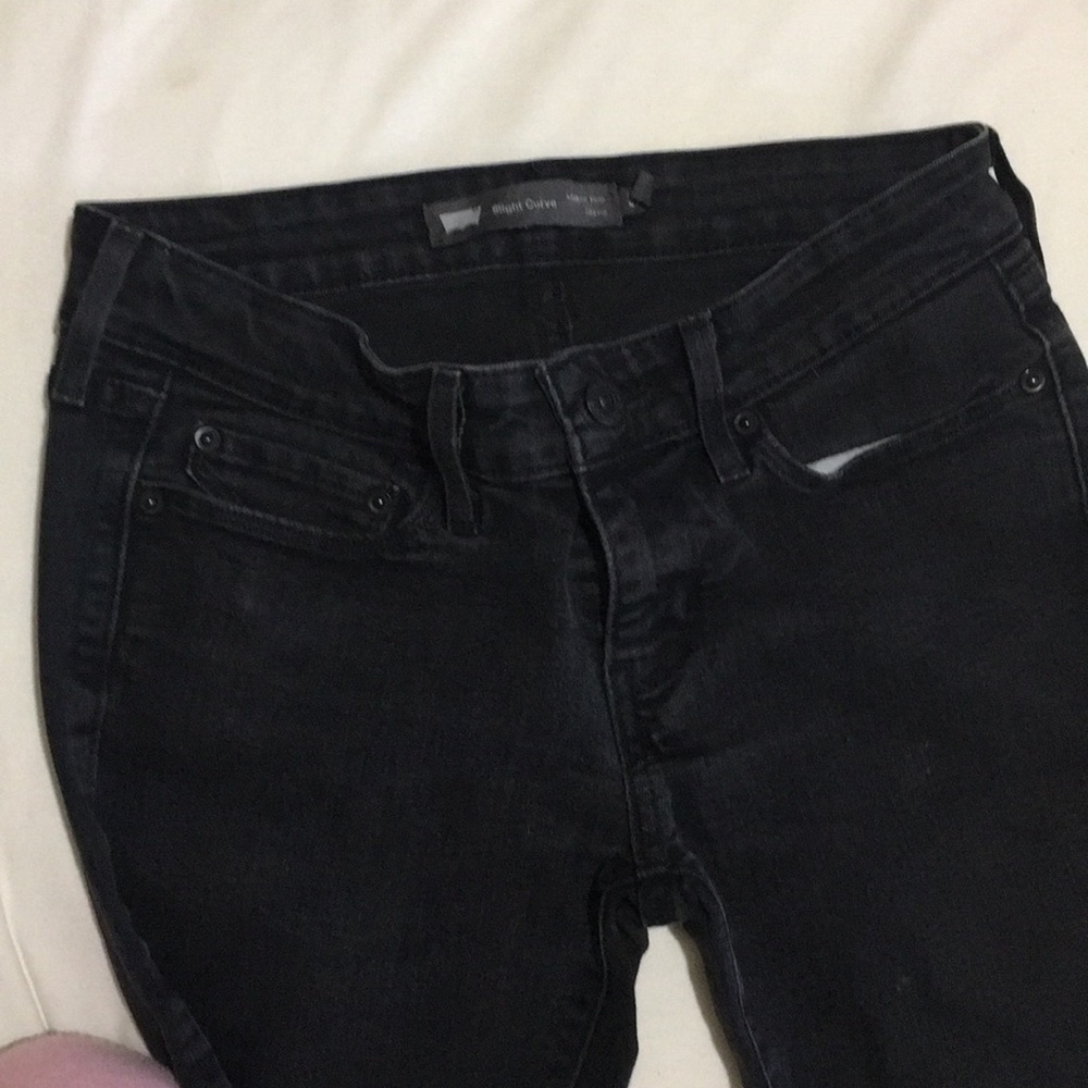 MUST GO DISCOUNT Today Only Levi’s jeans